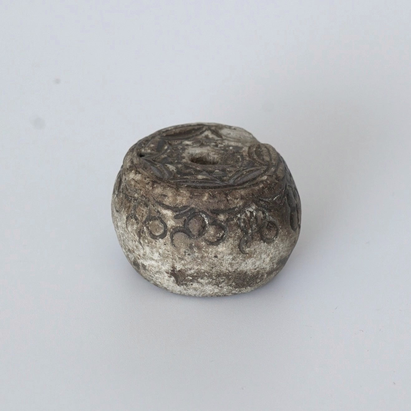 陶製花弁文蓋置⑤