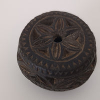 陶製七宝文蓋置 ③