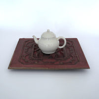 赤漆人物牡丹文壺承①