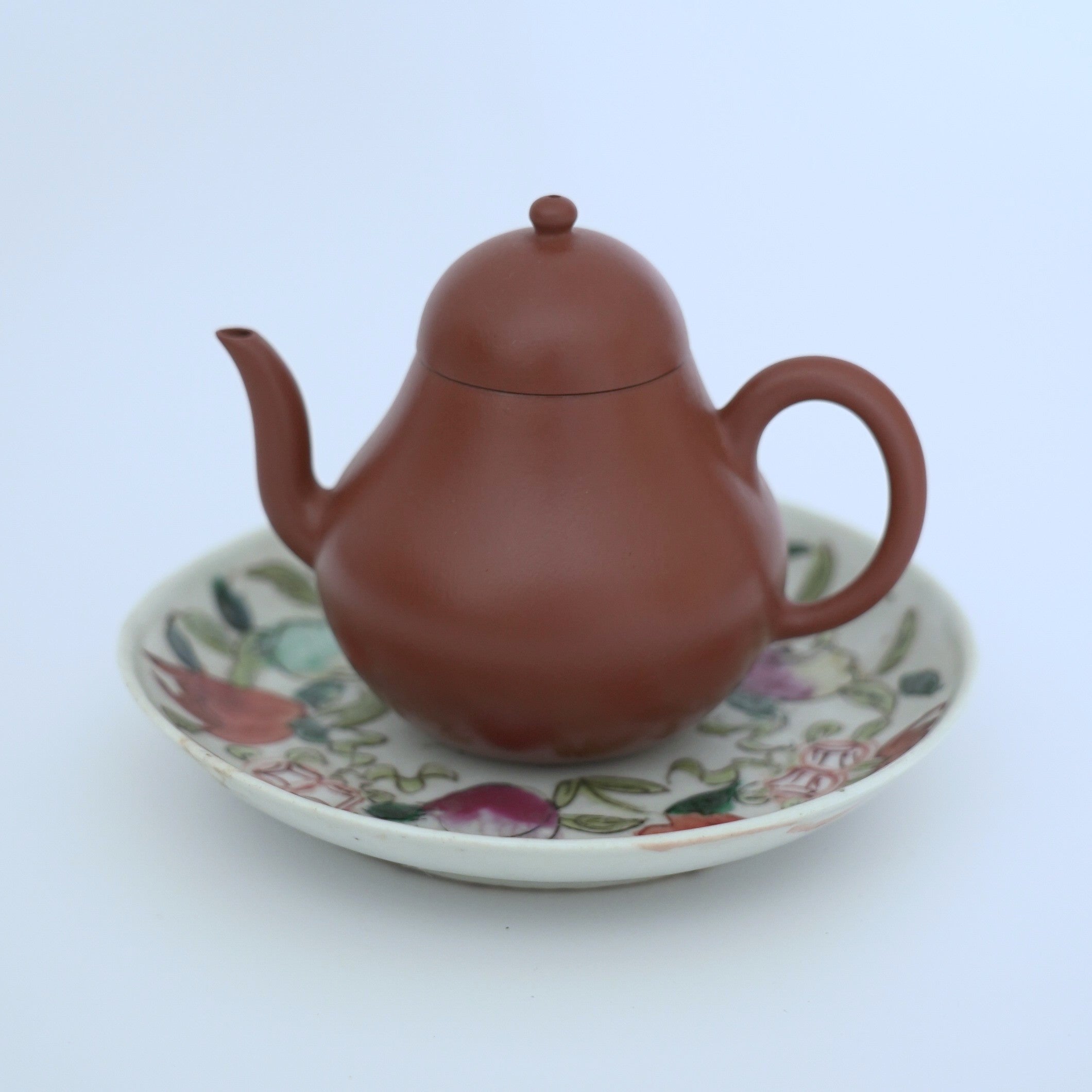 粉彩七宝三多文皿 ③