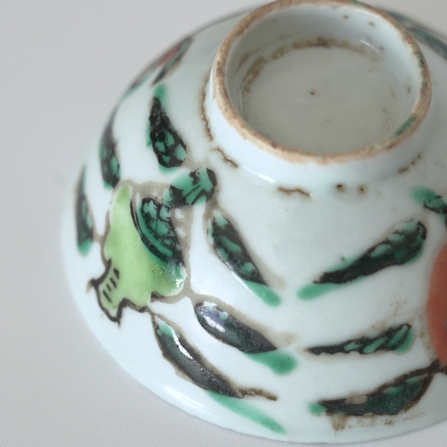 粉彩七宝三多文茶杯⑤