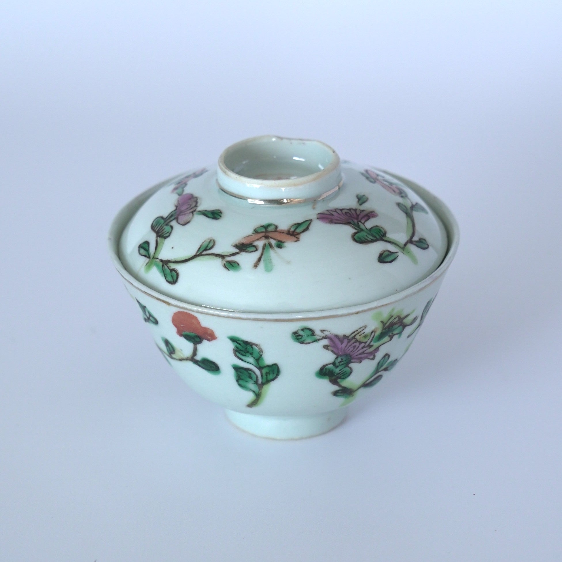 粉彩四季花文蓋碗①