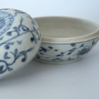 青花蓮唐草文香盒