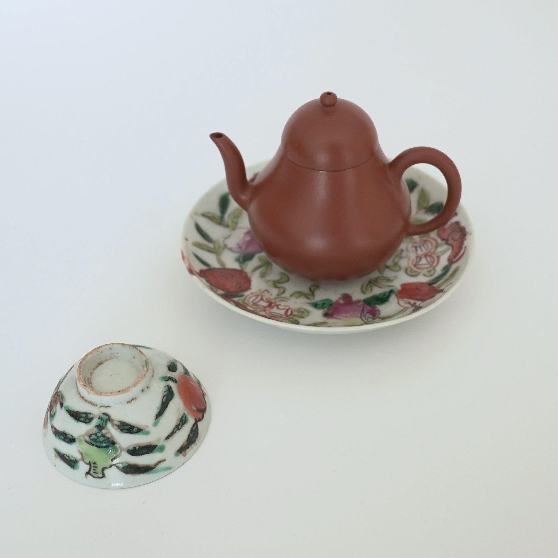 粉彩七宝三多文茶杯⑤