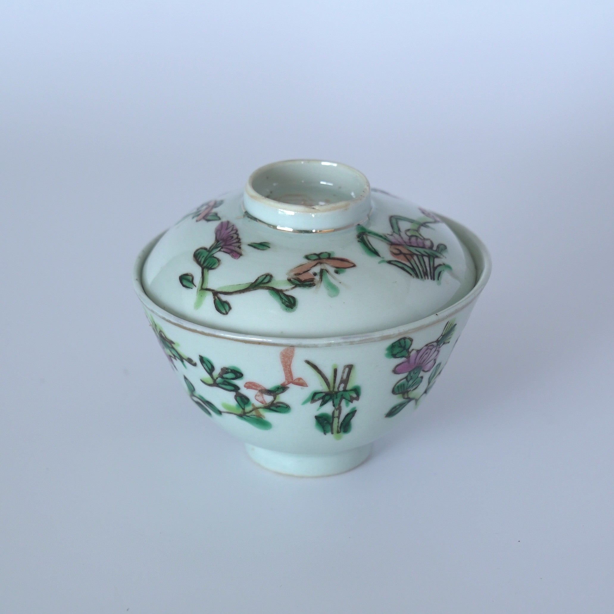 粉彩四季花文蓋碗①