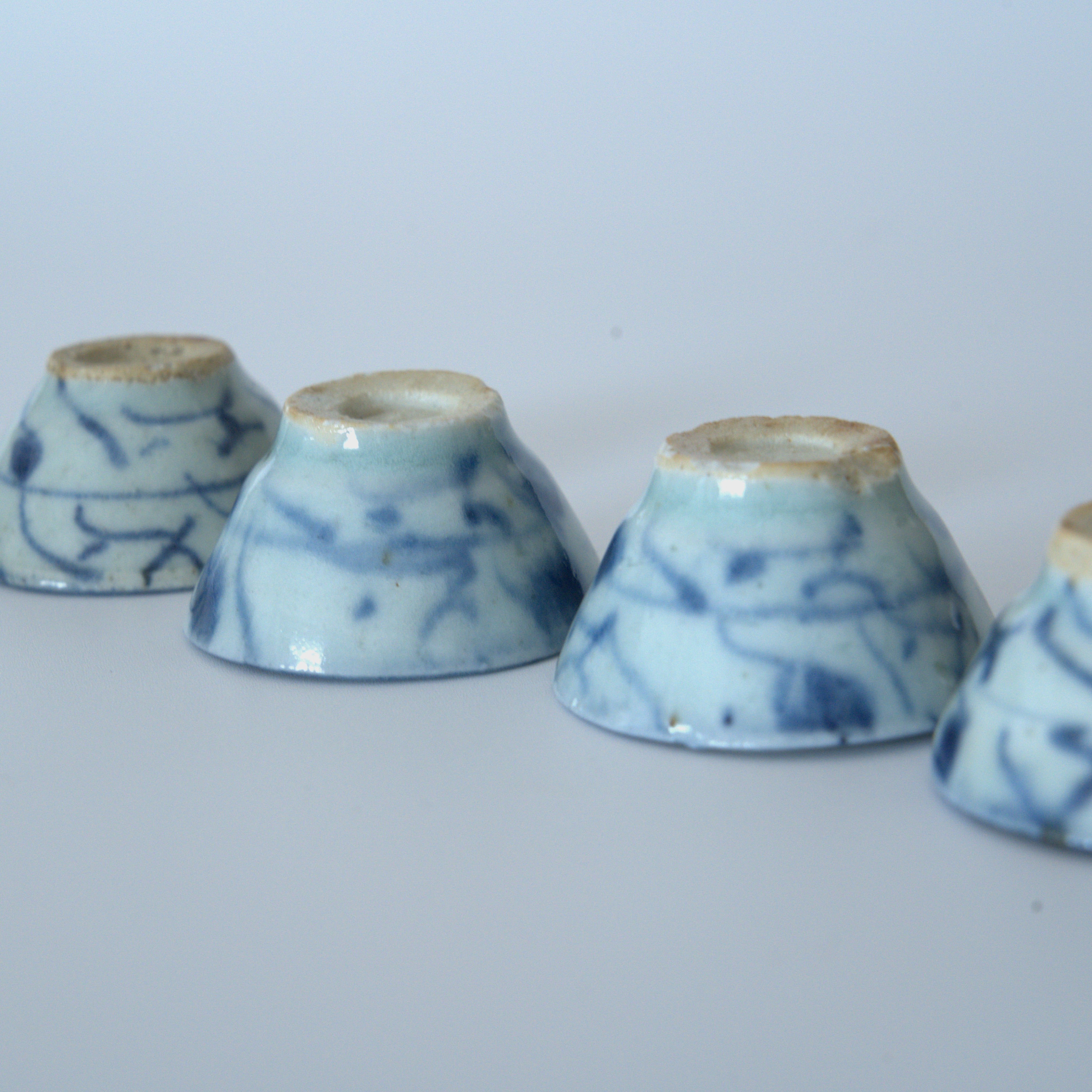 青花唐草文小茶杯４個セット