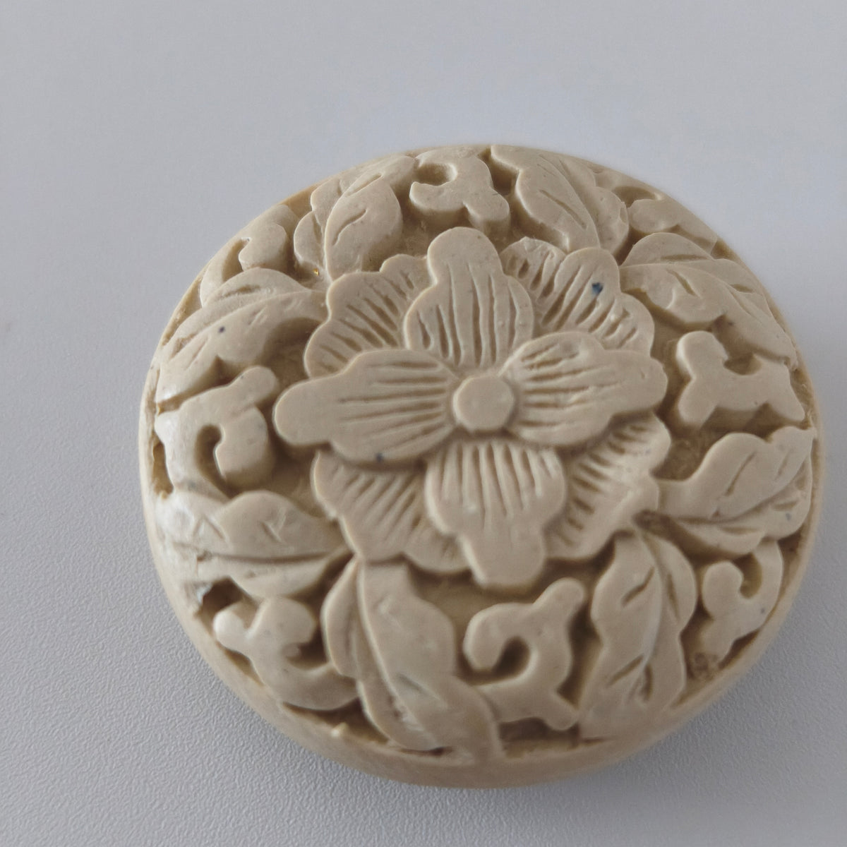 牡丹唐草文茶枕