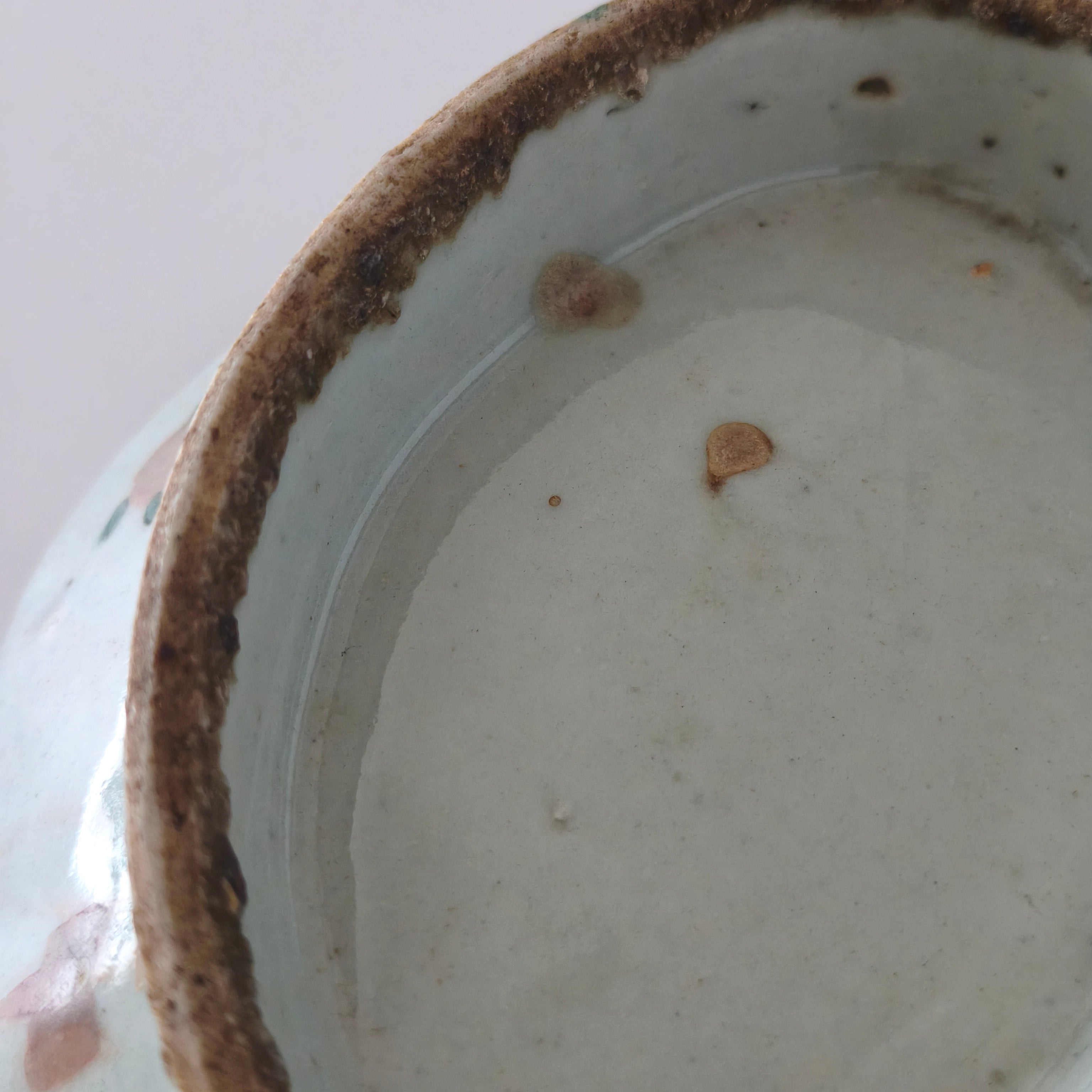 粉彩高足皿⑬