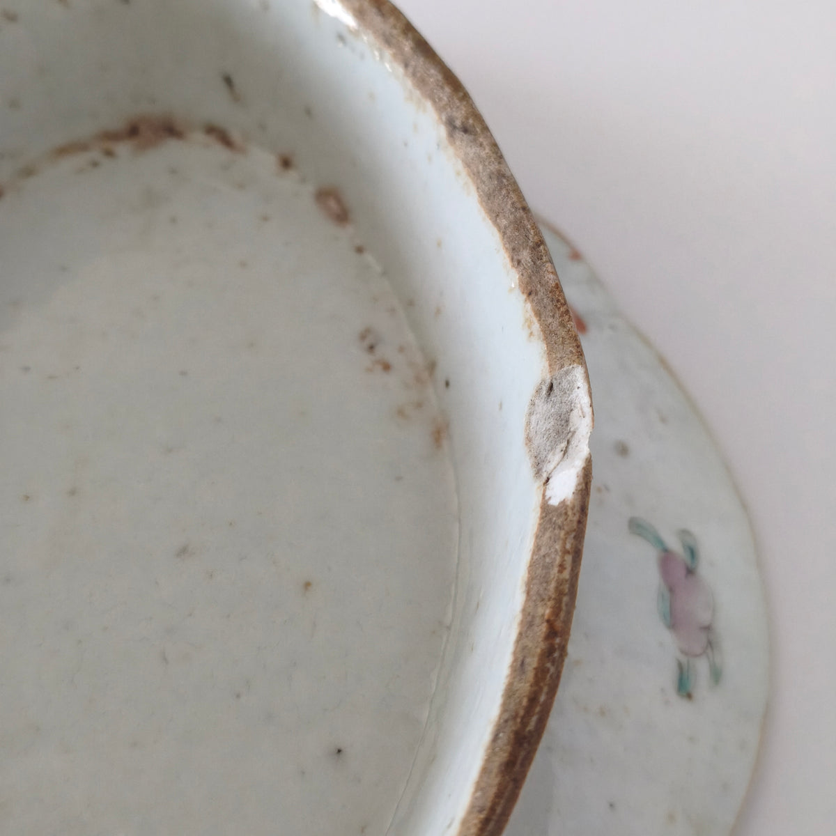 粉彩高足皿⑫