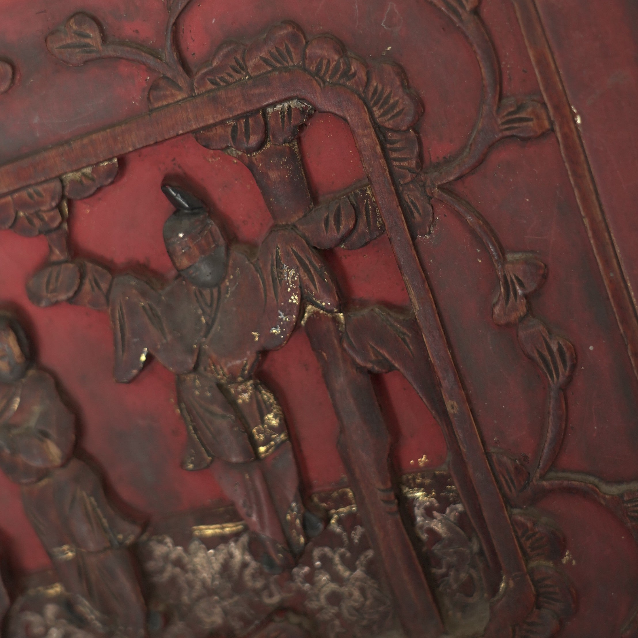 赤漆人物牡丹文壺承②