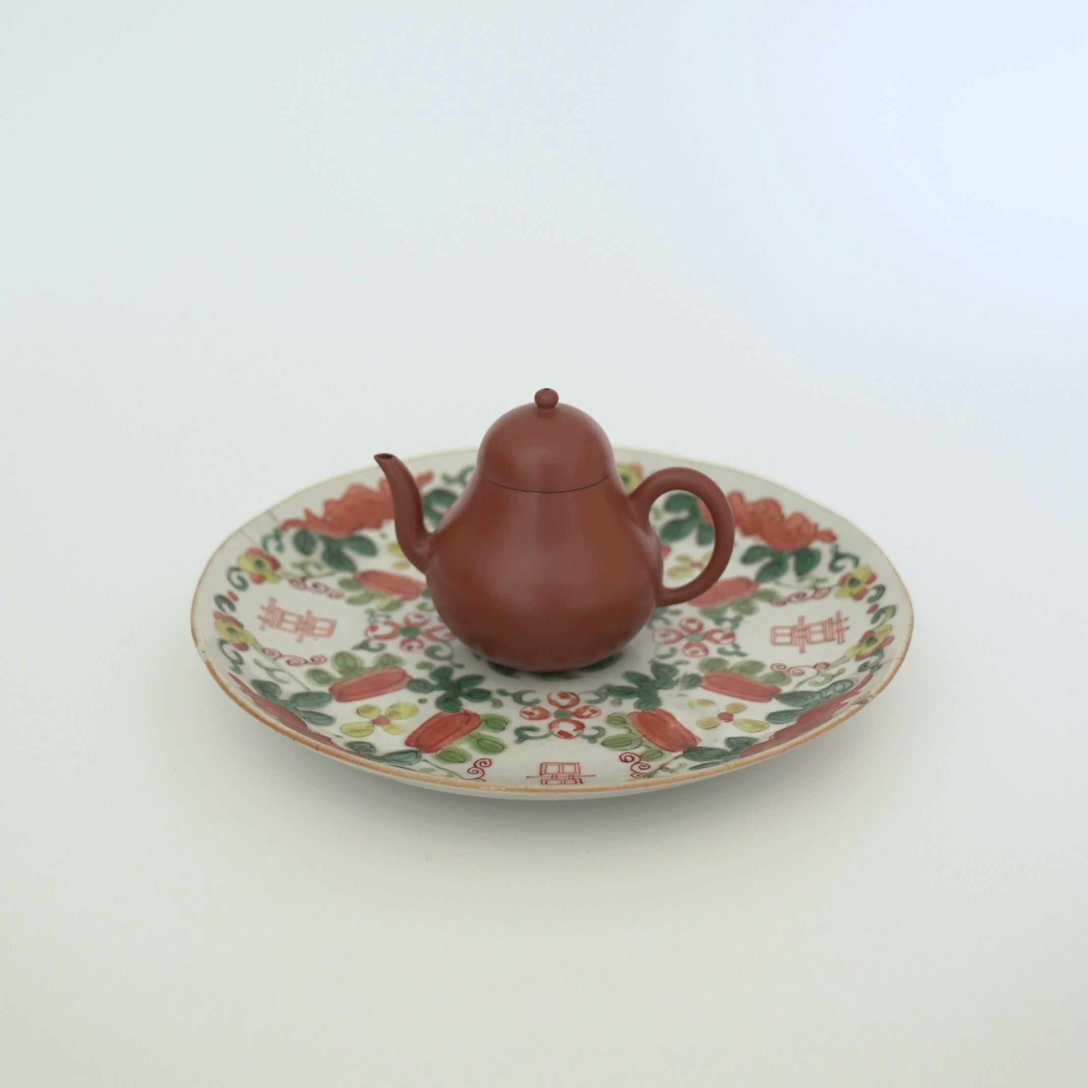 粉彩瓜稜福喜文皿大