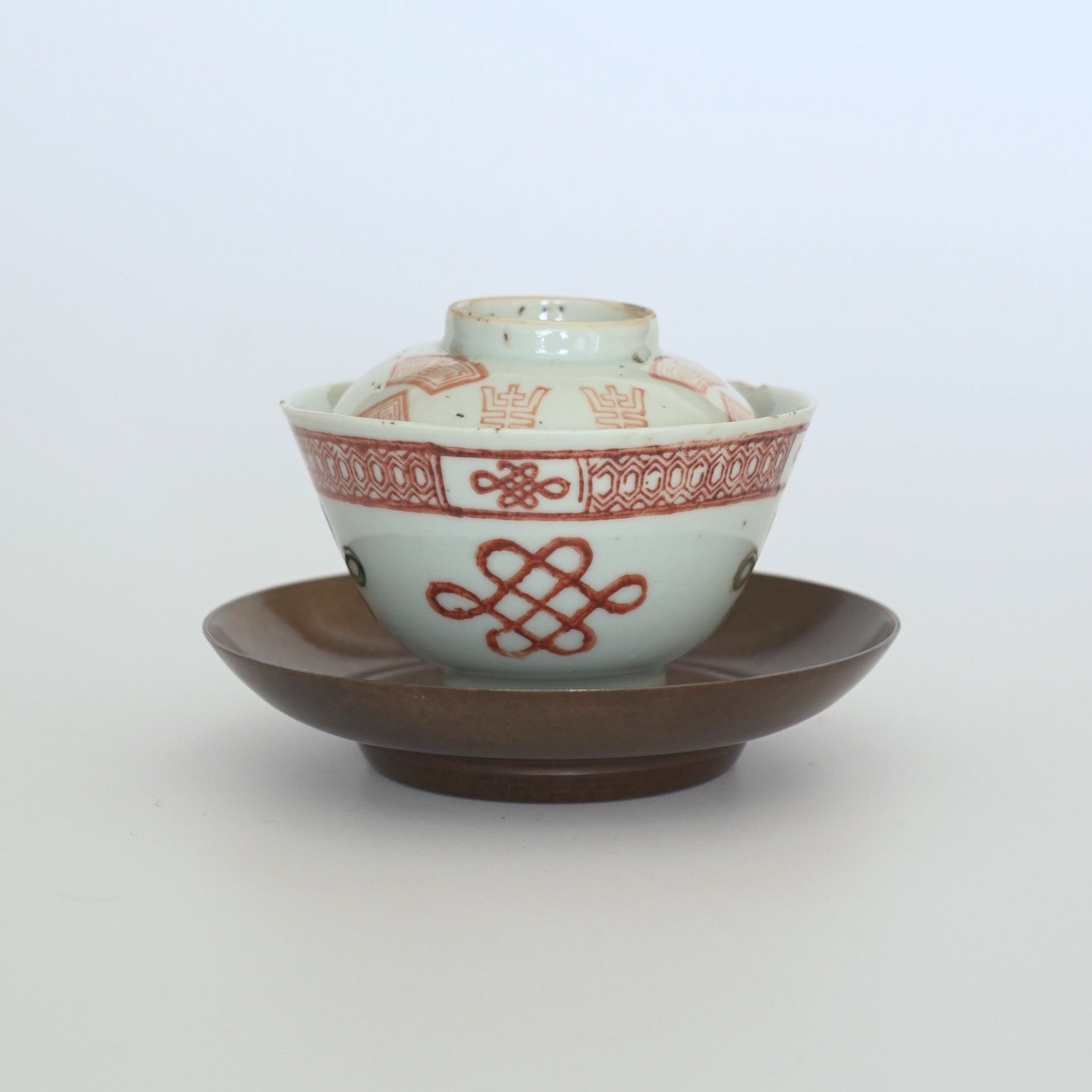 粉彩中国結文蓋碗