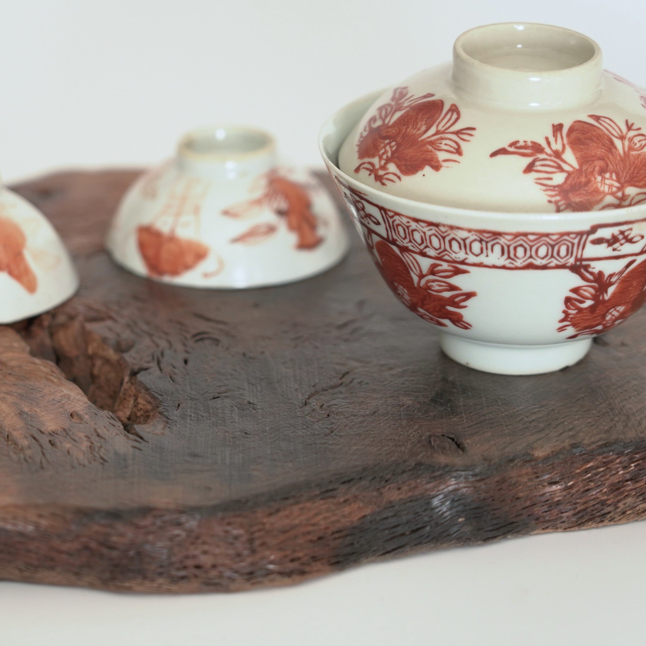 赤絵福寿三多文蓋碗