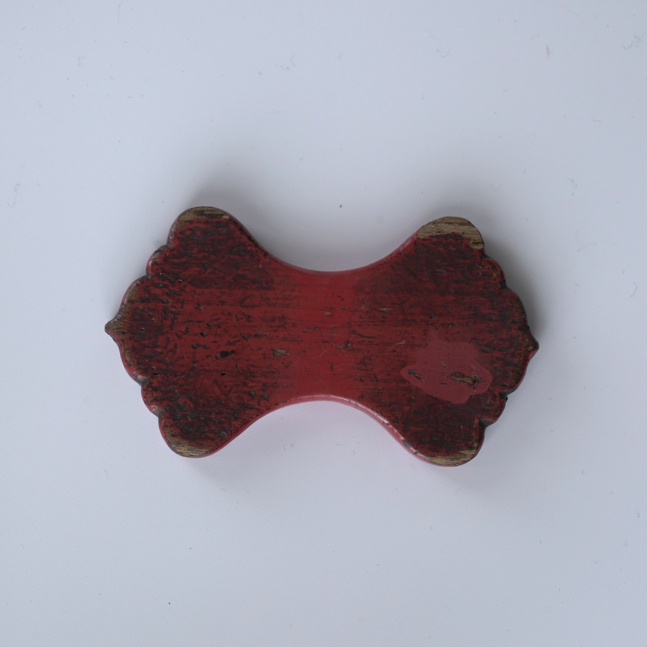 木製赤漆銀錠型糸板蓋置