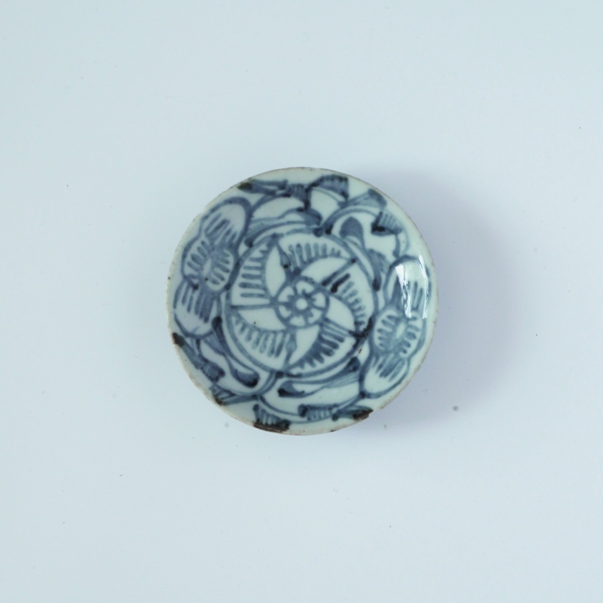 青花牡丹文豆皿