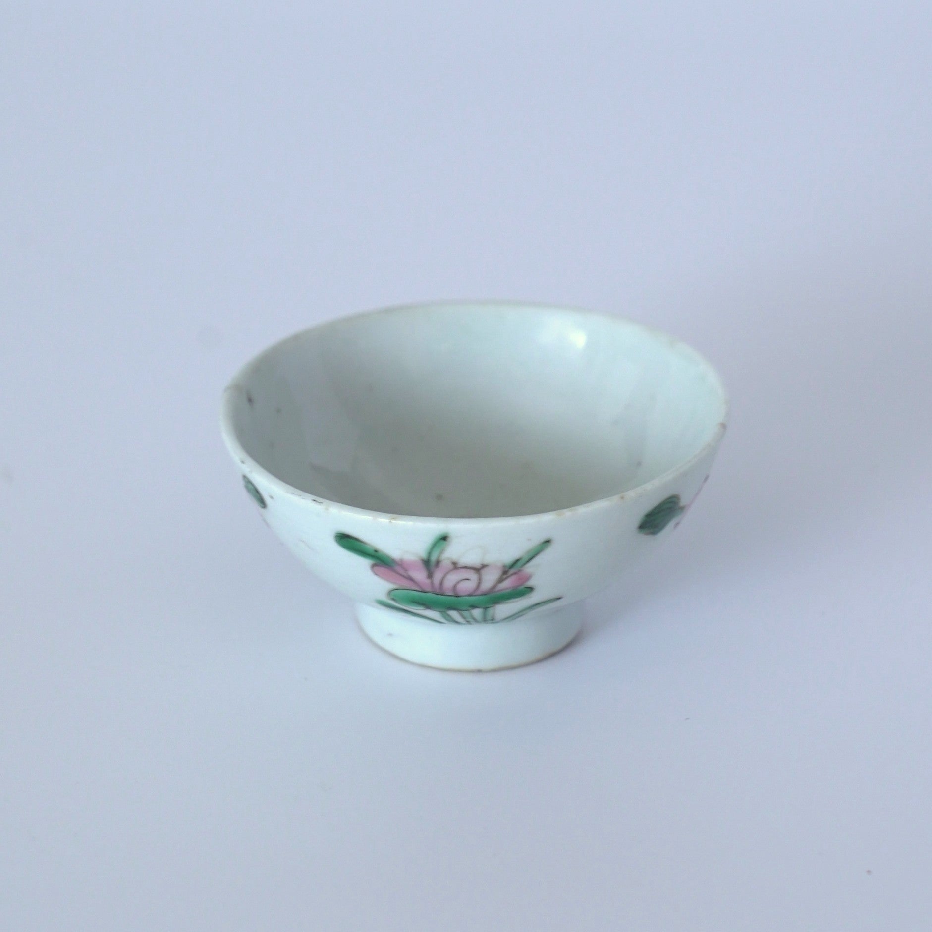 粉彩四季花文茶杯①