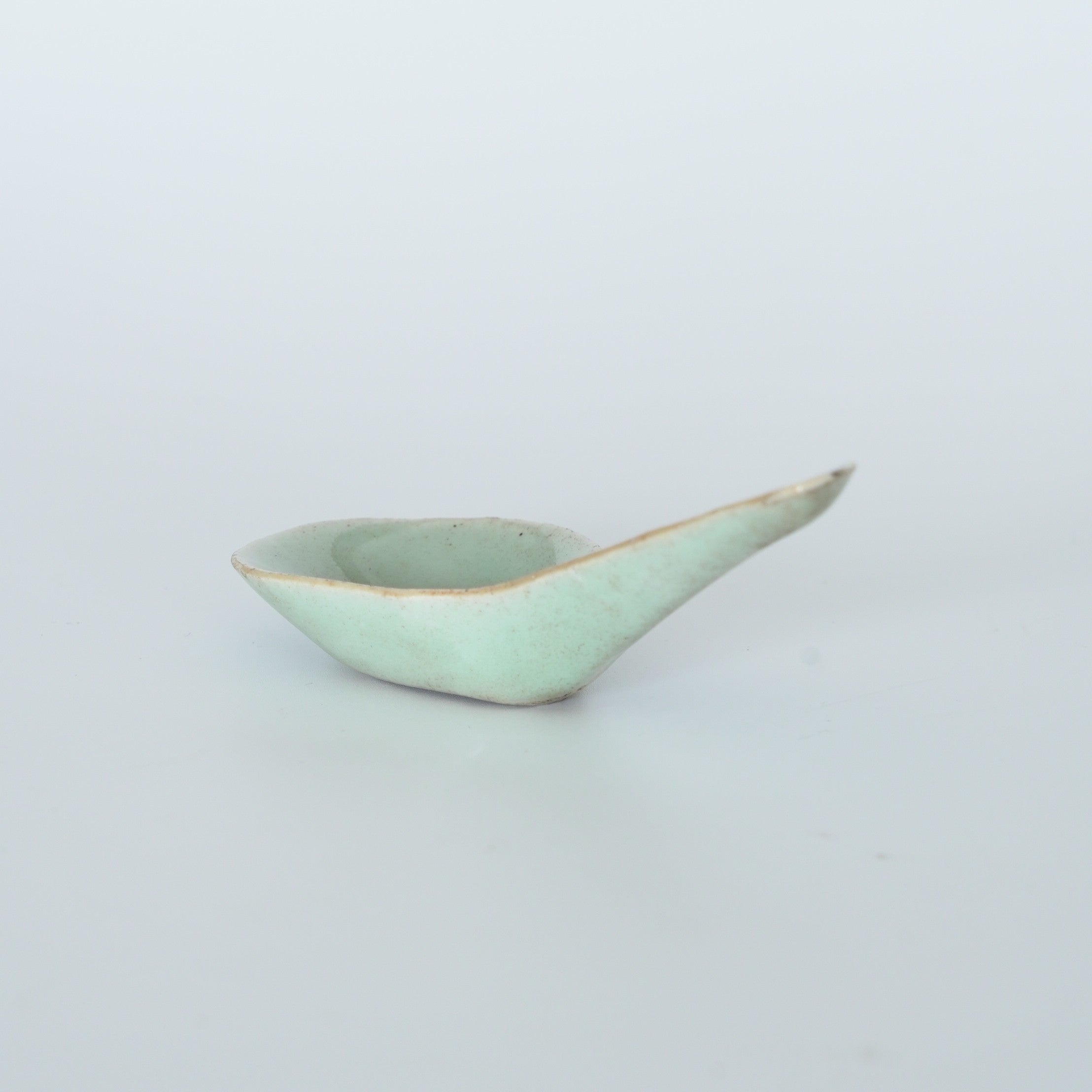 豆青釉レンゲ②