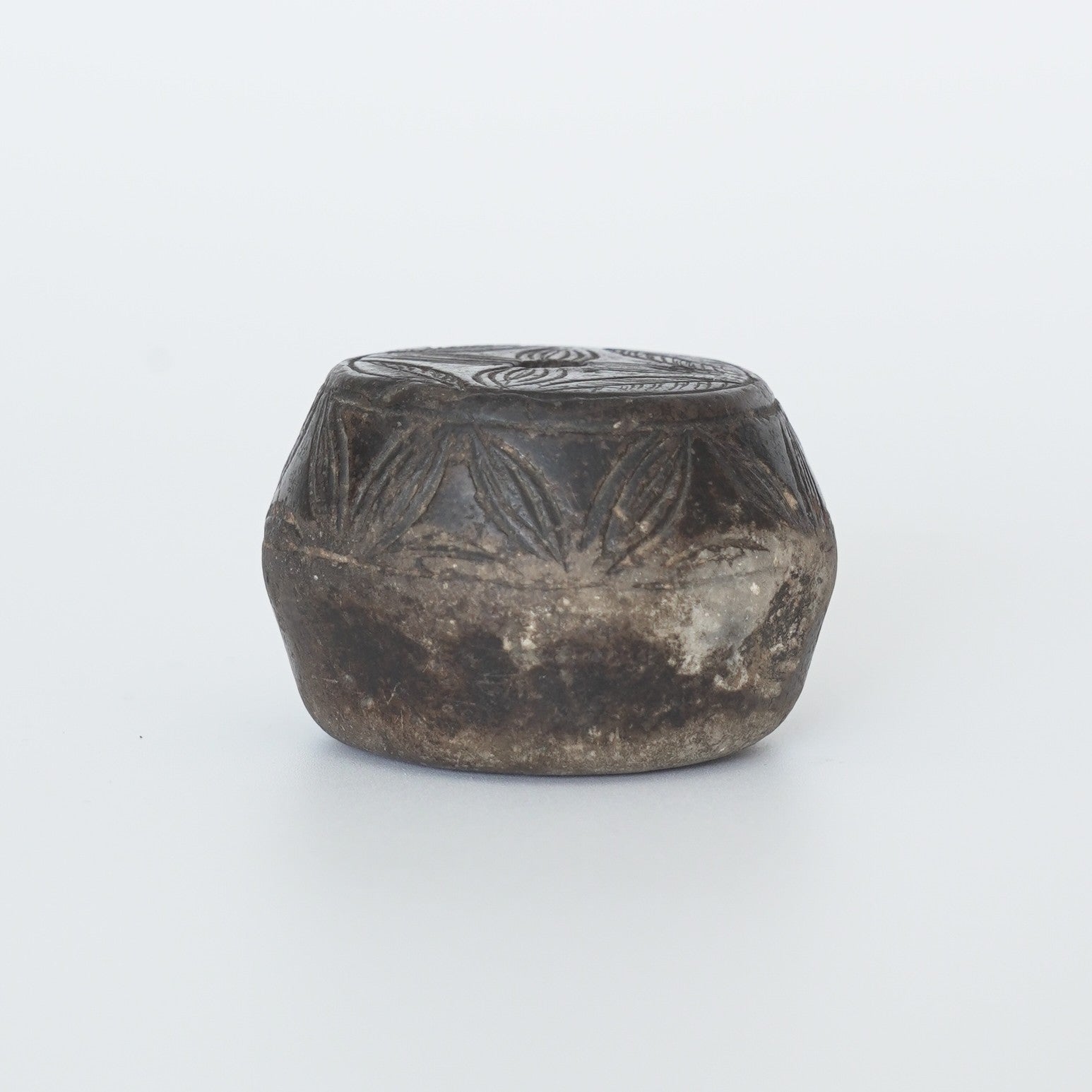 陶製七宝文蓋置⑥