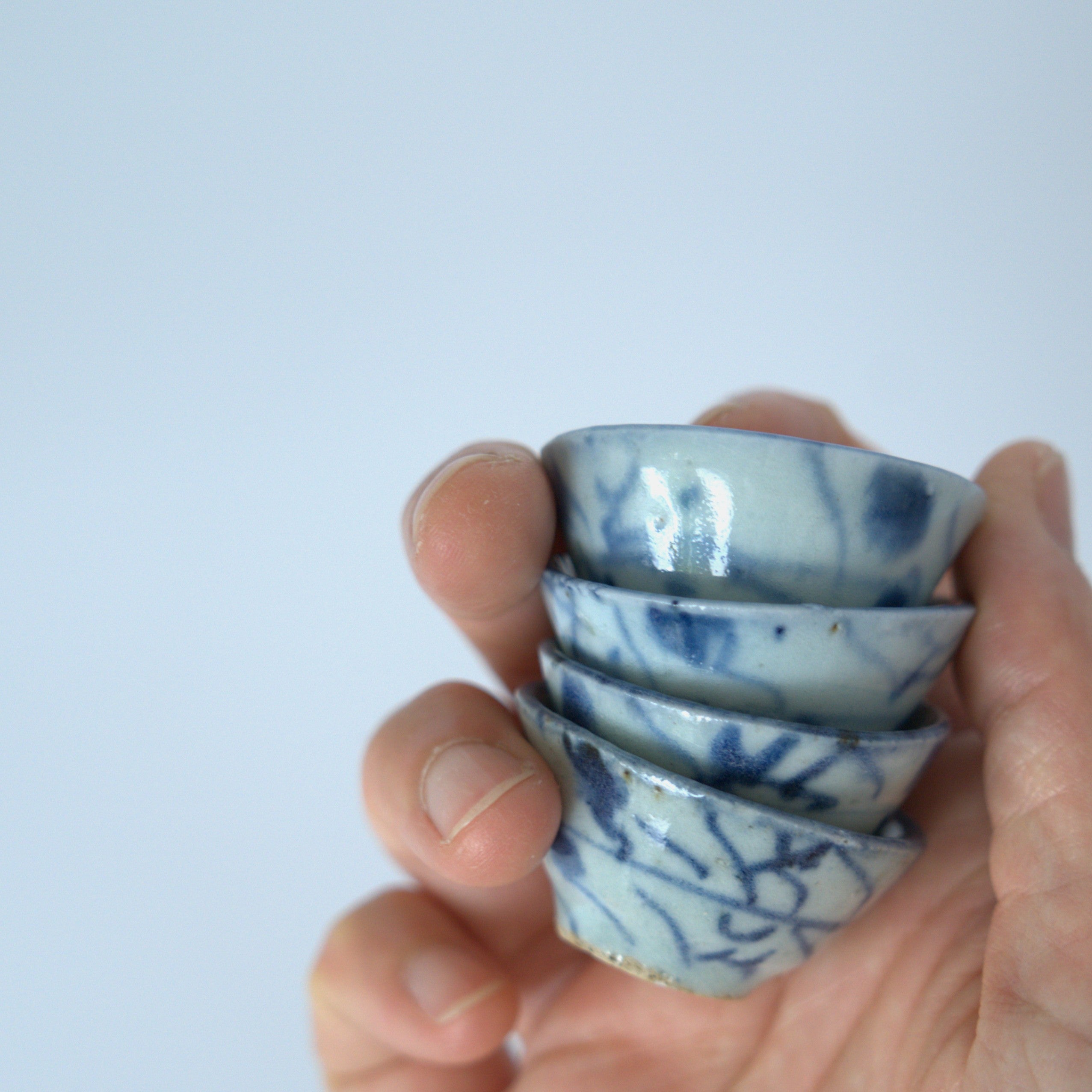 青花唐草文小茶杯４個セット