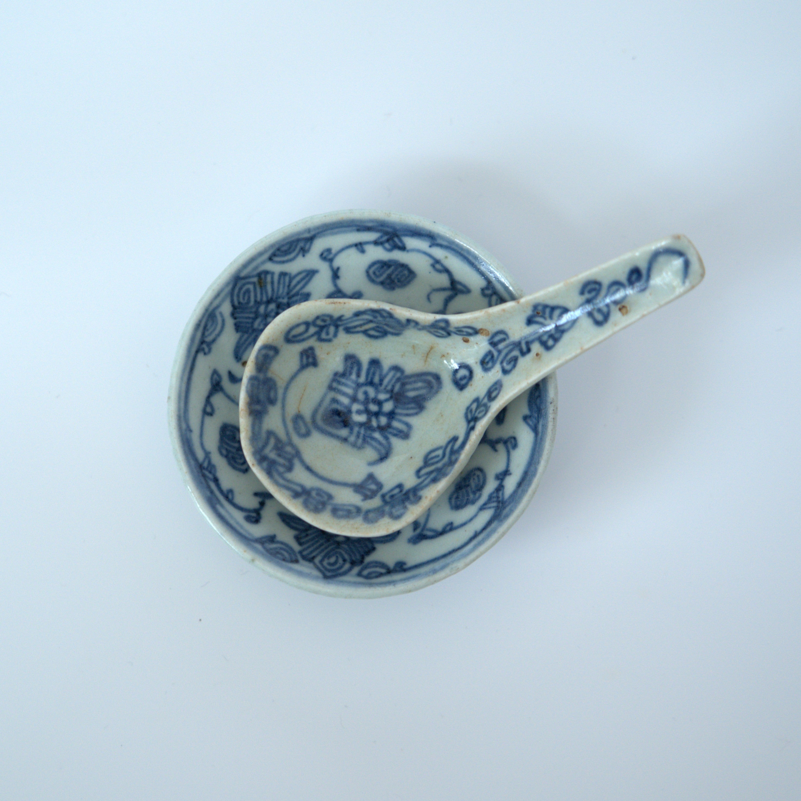 青花絡枝蓮文レンゲ①