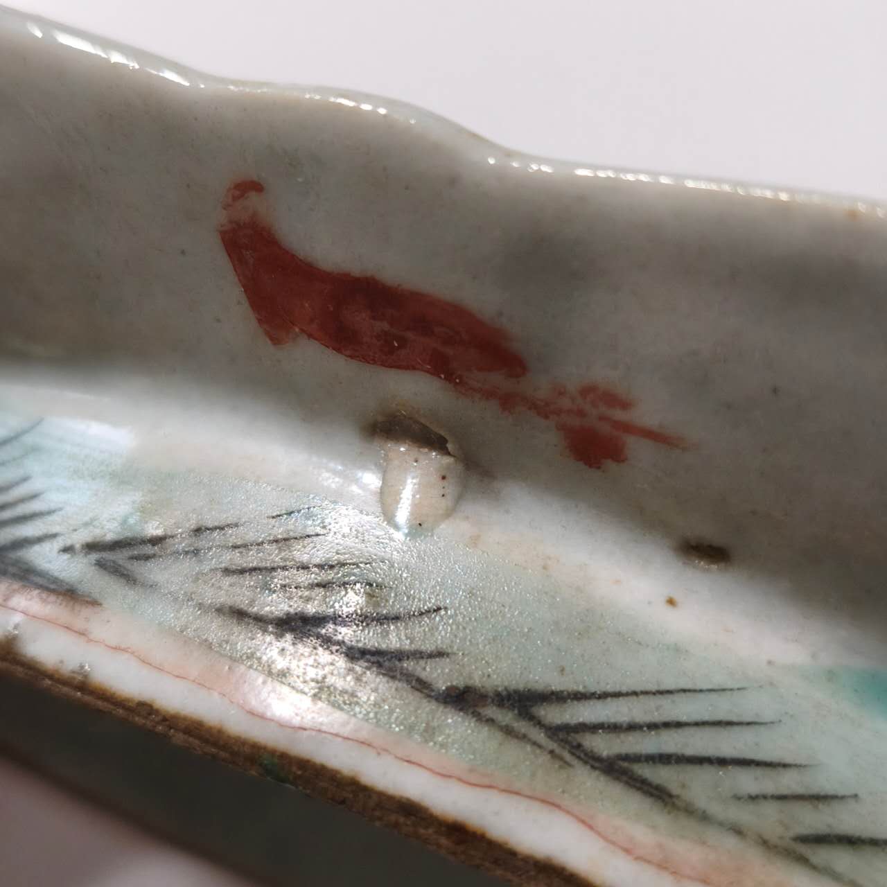 粉彩三多文高台皿①小