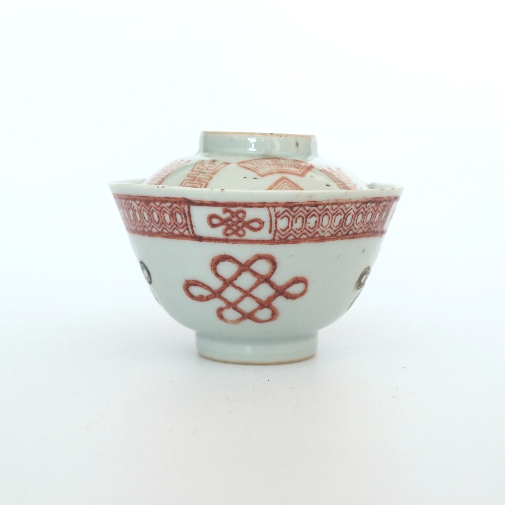 粉彩中国結文蓋碗