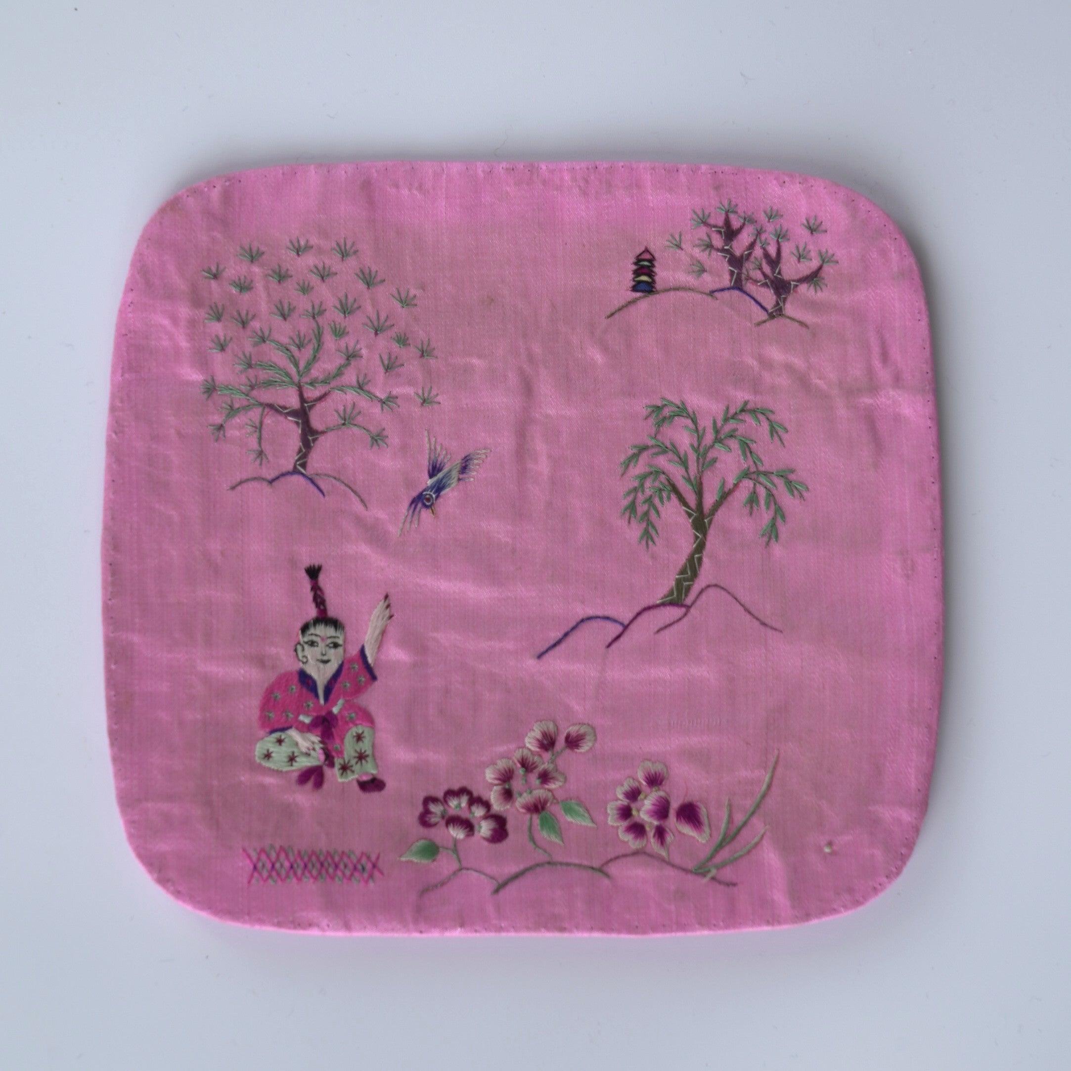 唐子遊戯図刺繍敷布①