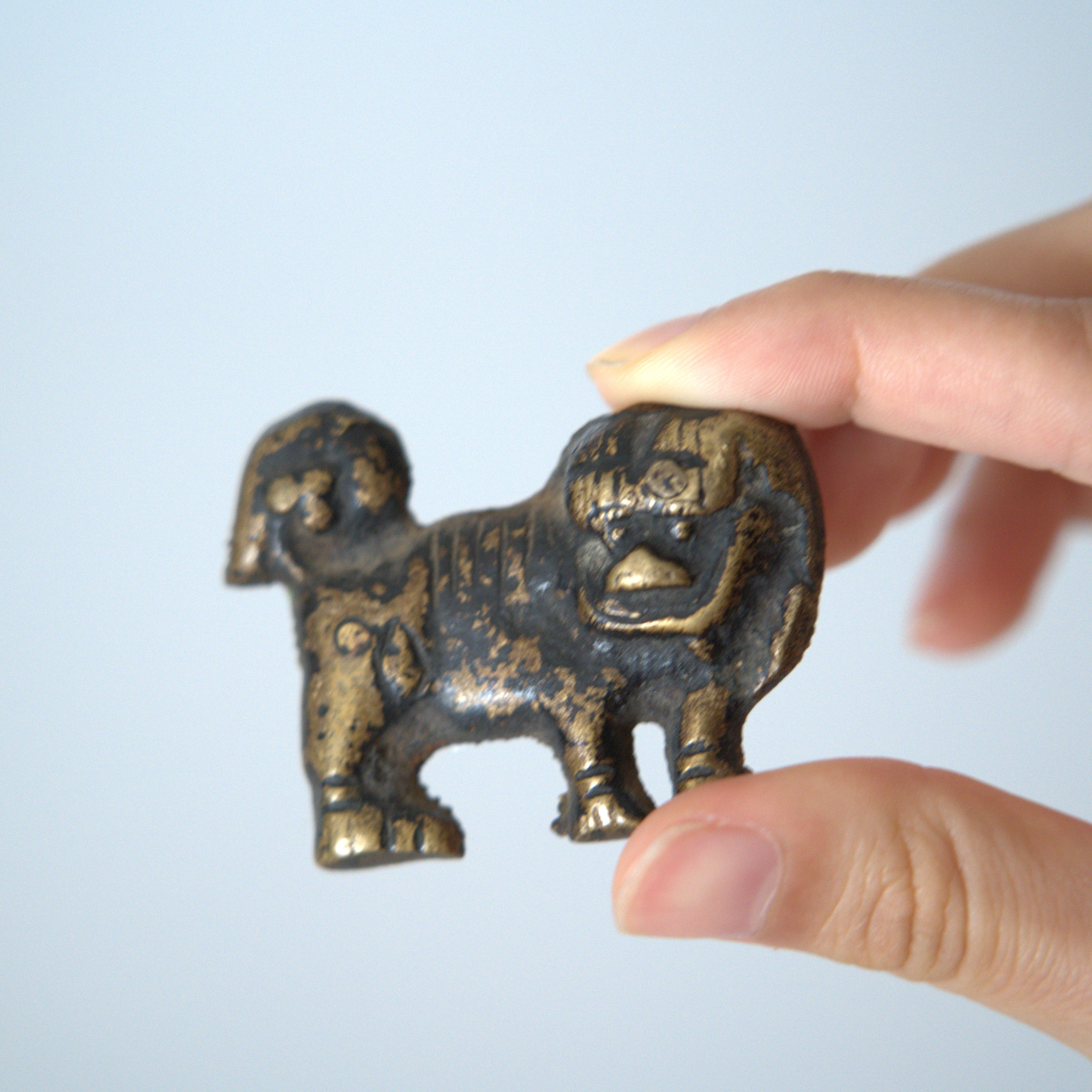 銅製獅子茶枕①