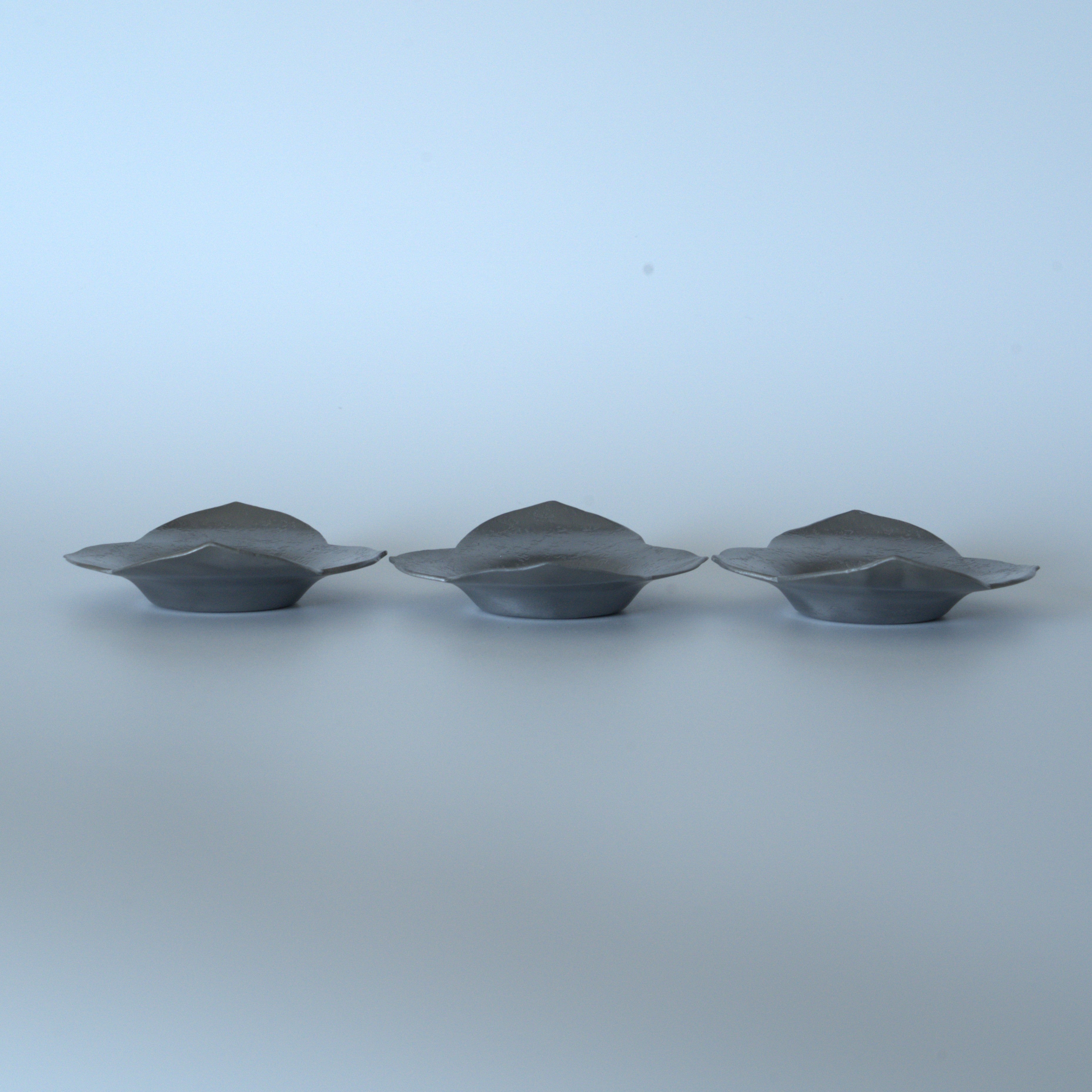 錫製花弁茶托3枚セット