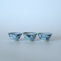 青花唐草文小茶杯３個セット②