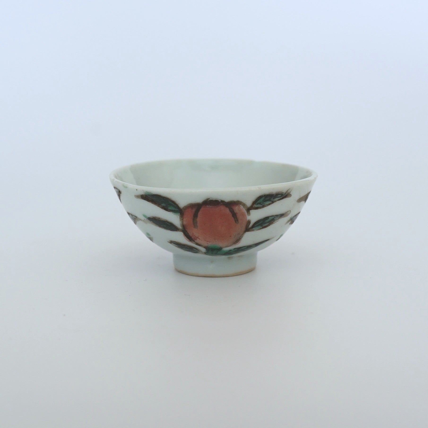 粉彩七宝三多文茶杯⑦