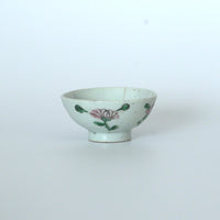 粉彩四季花文茶杯①