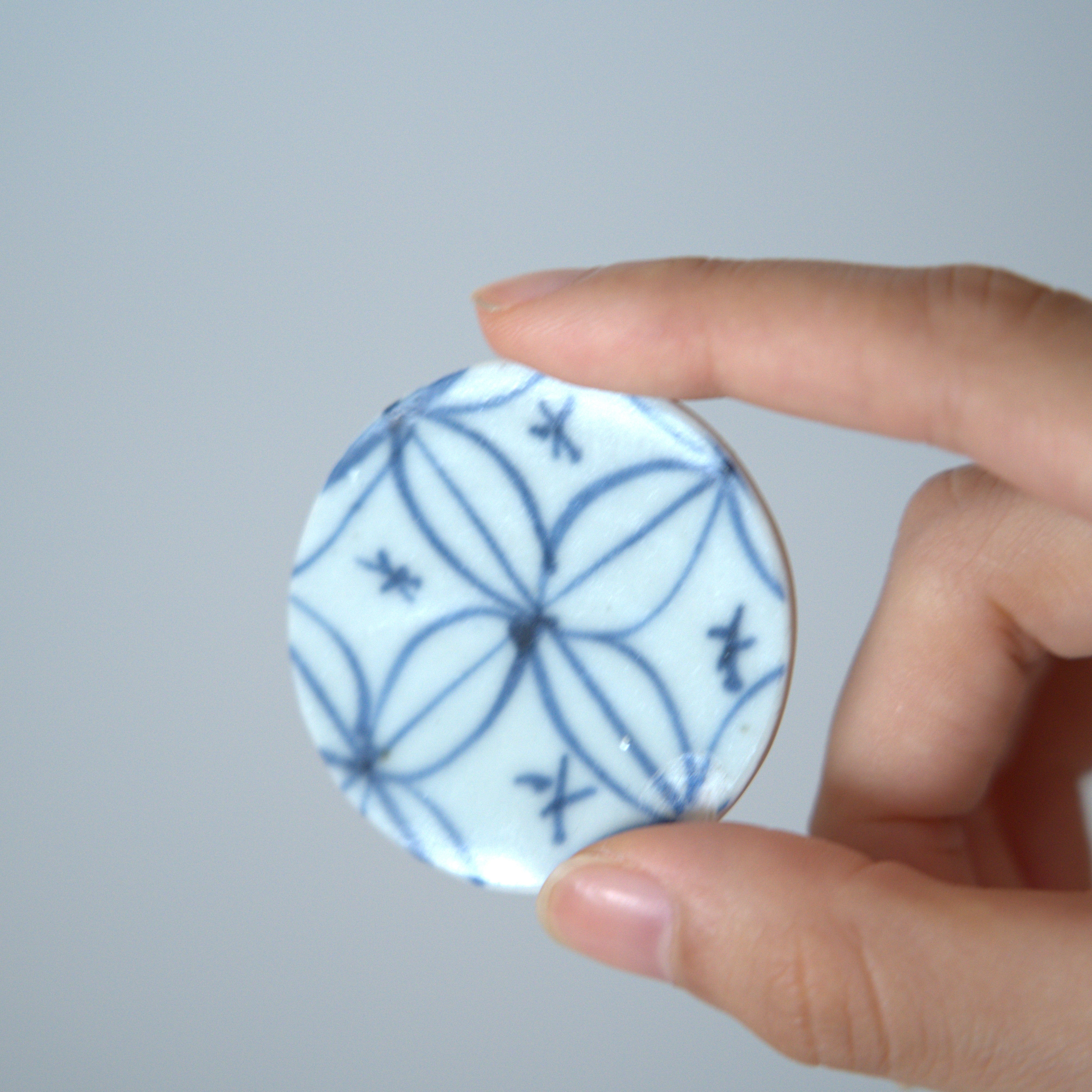 青花七宝文茶枕大