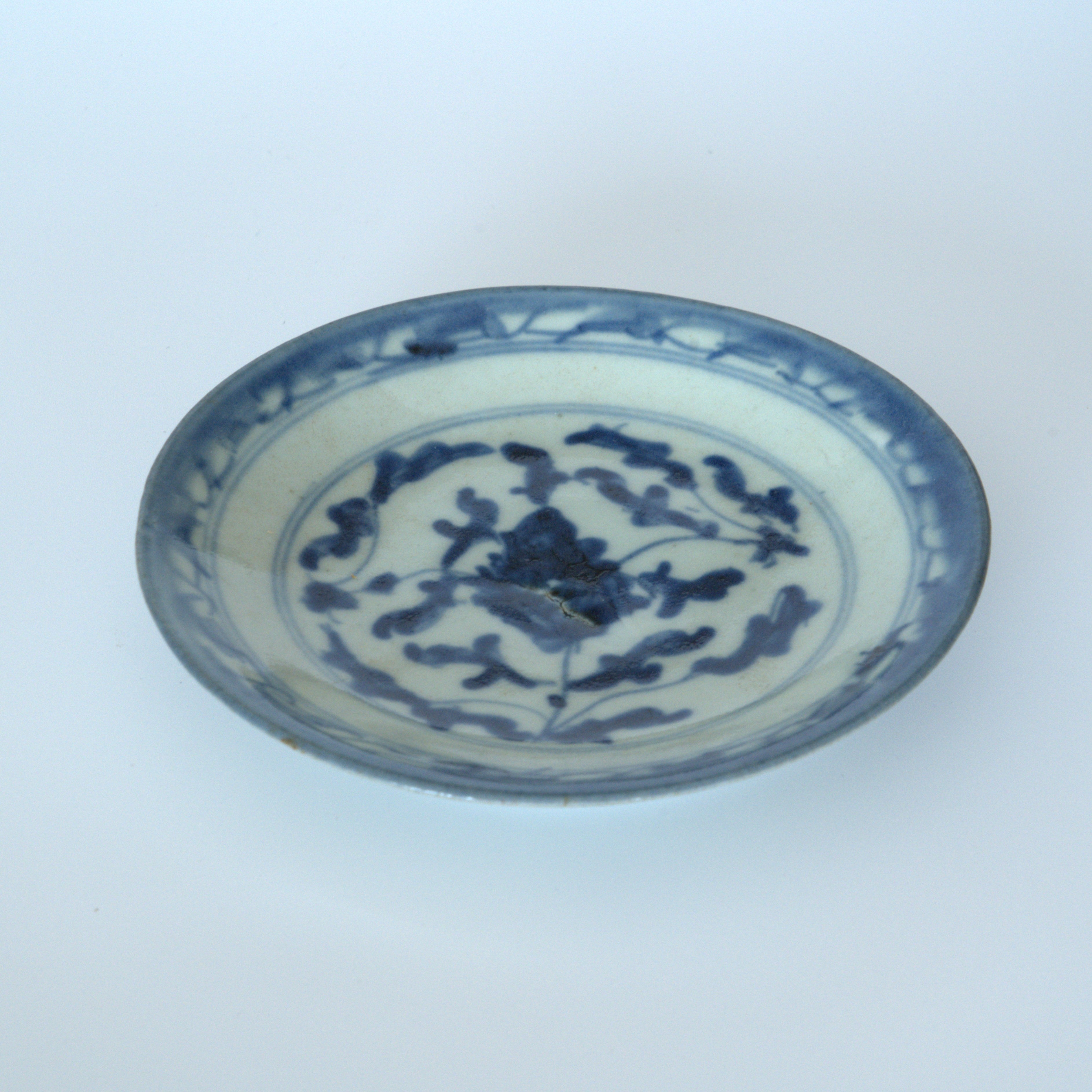 青花鳳眼霊芝文皿