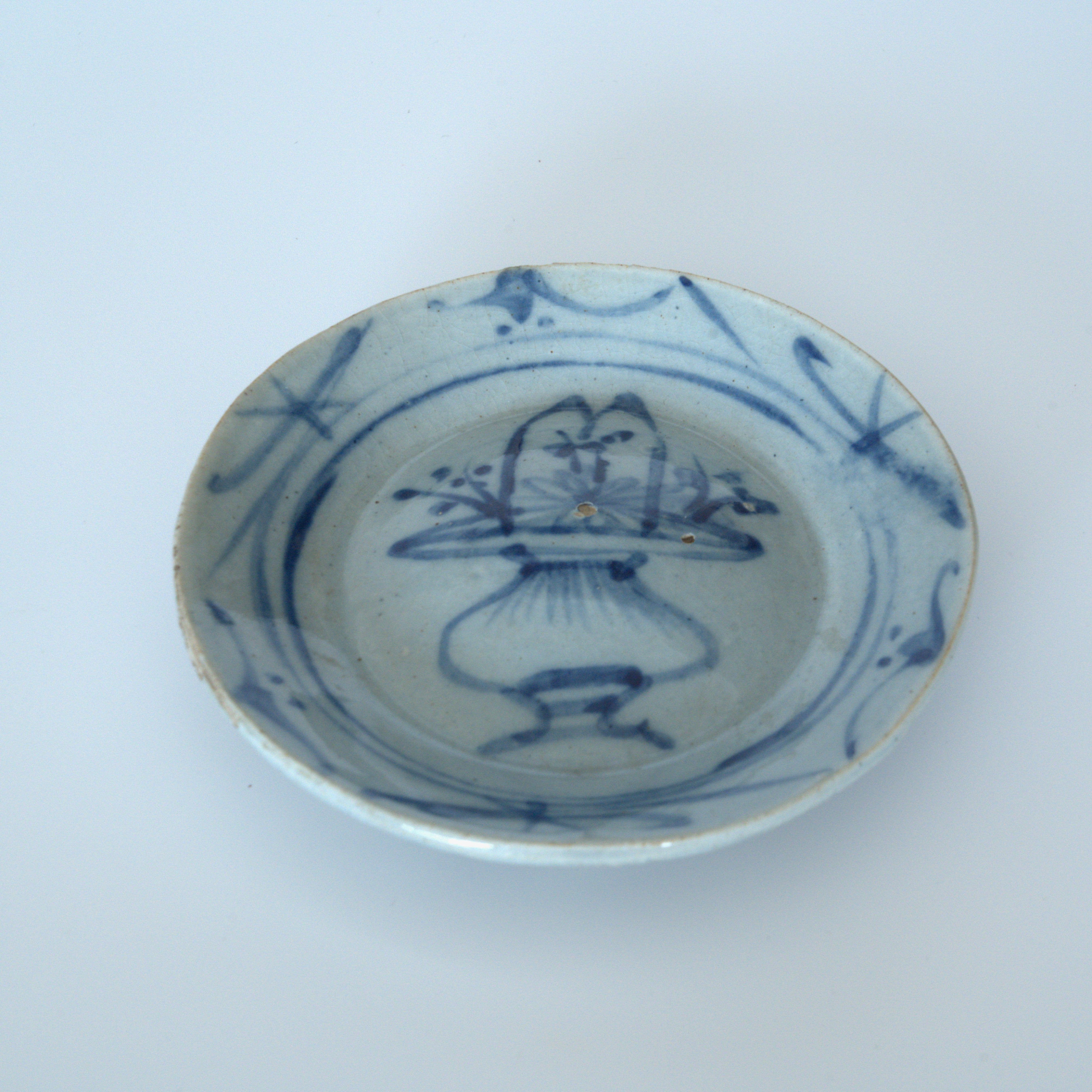 青花花籠蝙蝠文皿