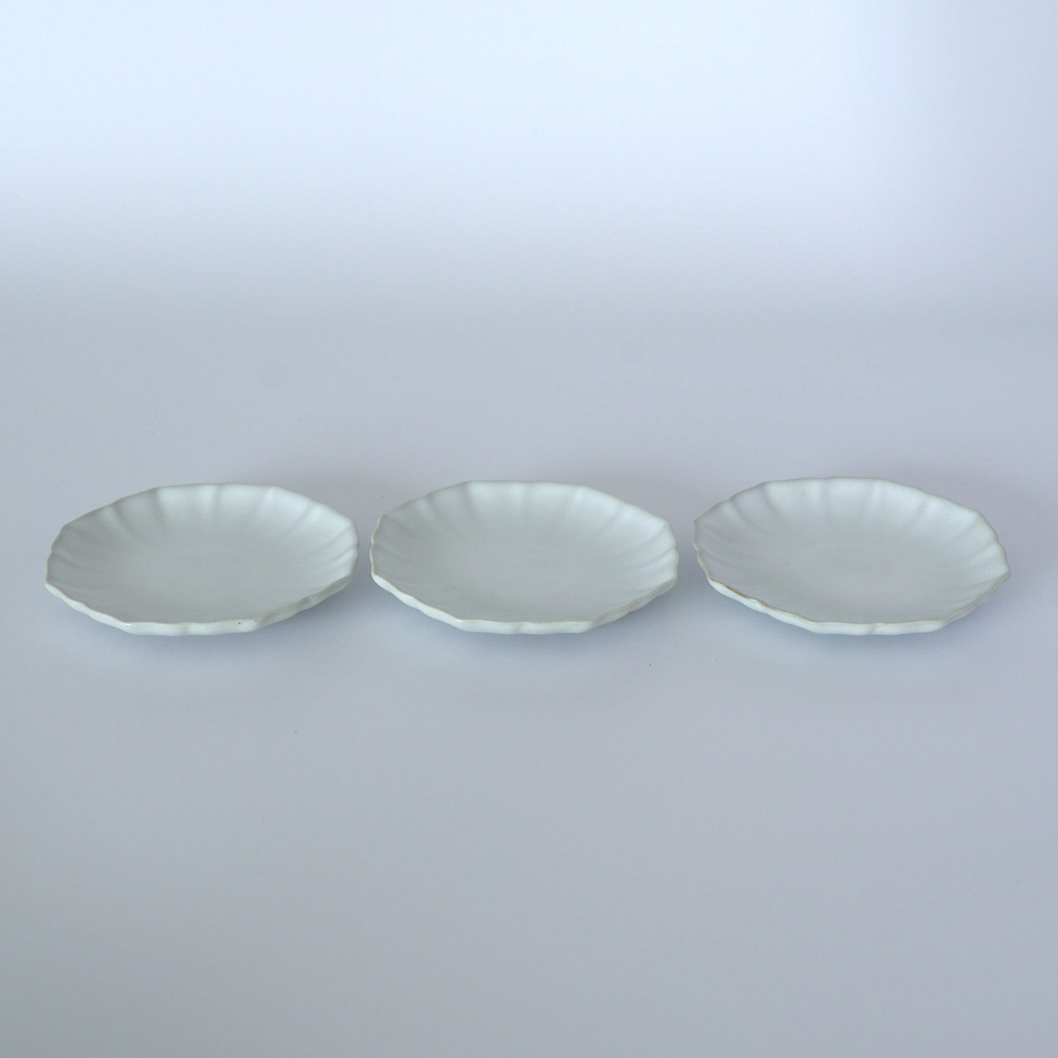 月白釉八角輪花茶托3個セット