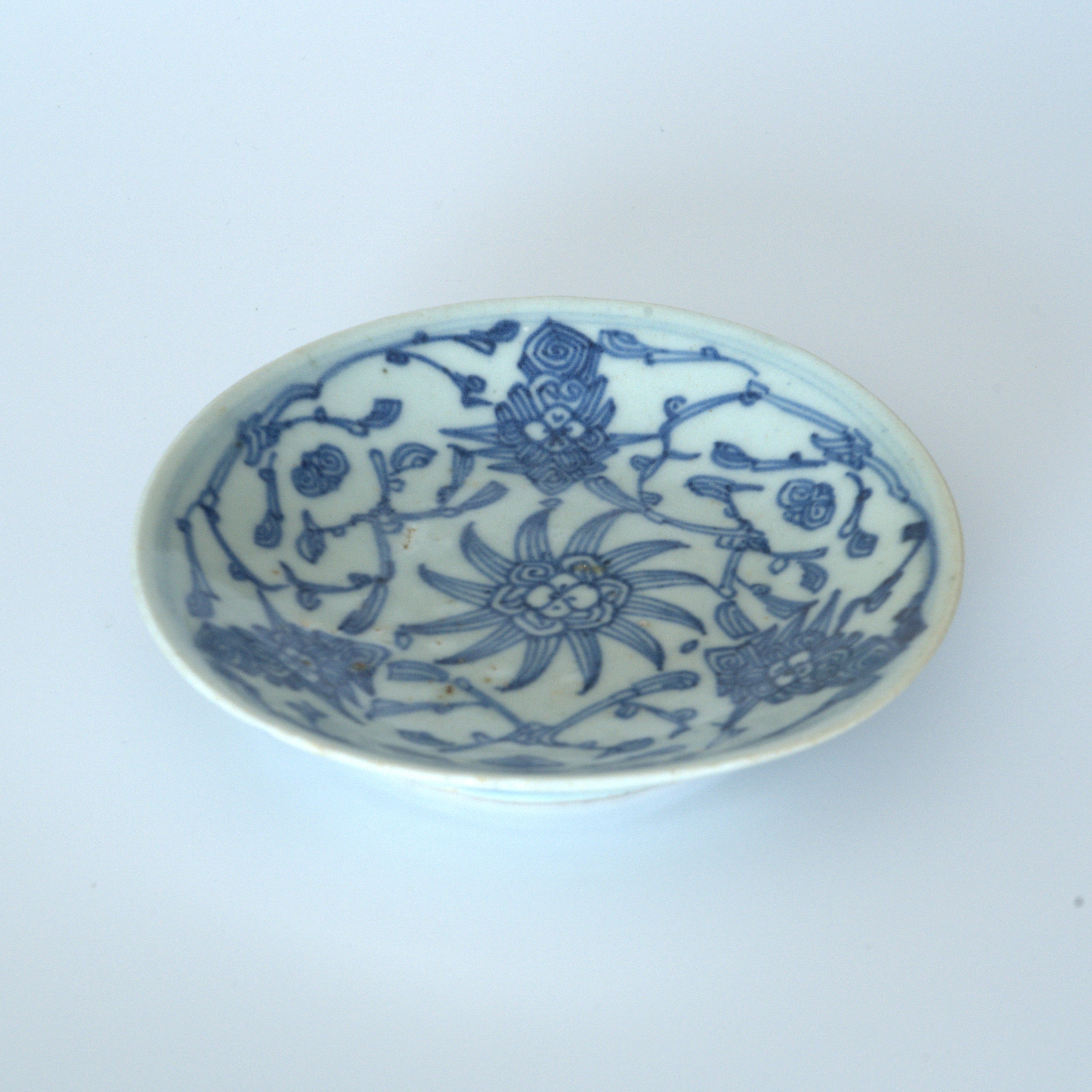 青花絡枝蓮文皿②