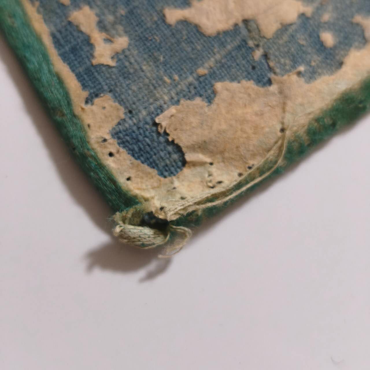 観魚花蝶図刺繍敷布