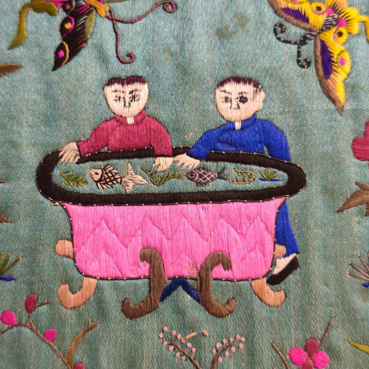 観魚花蝶図刺繍敷布