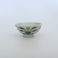 粉彩七宝三多文茶杯⑦