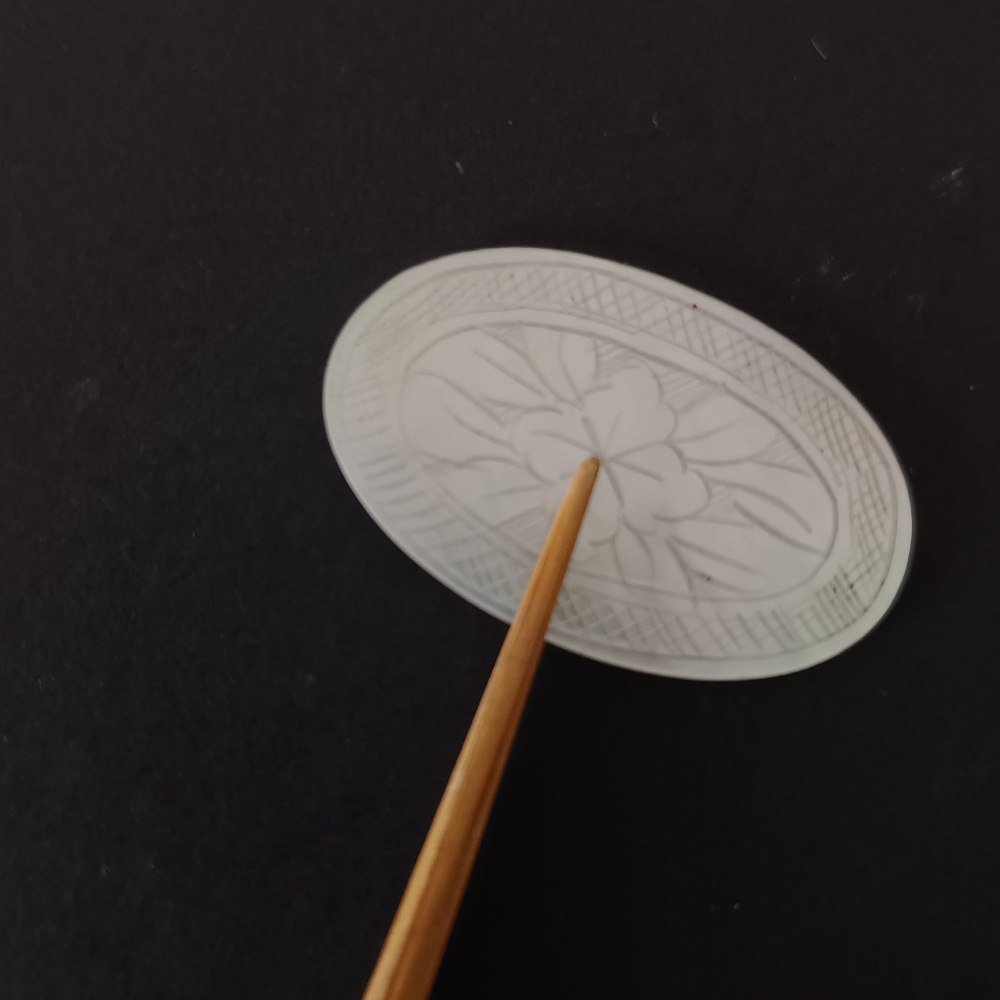 白蝶貝山茶花茶枕①楕円