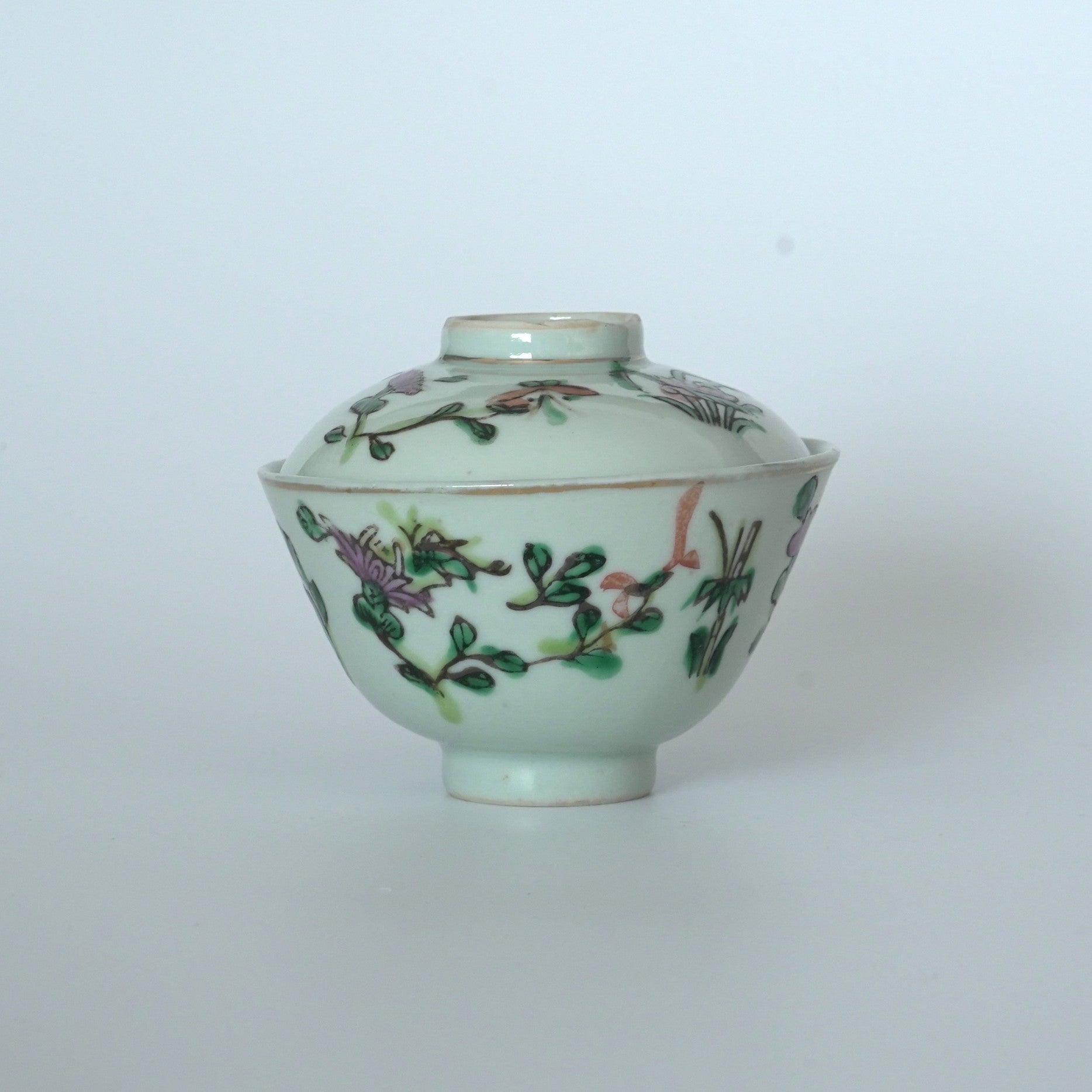 粉彩四季花文蓋碗①