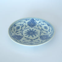 青花絡枝蓮文皿①
