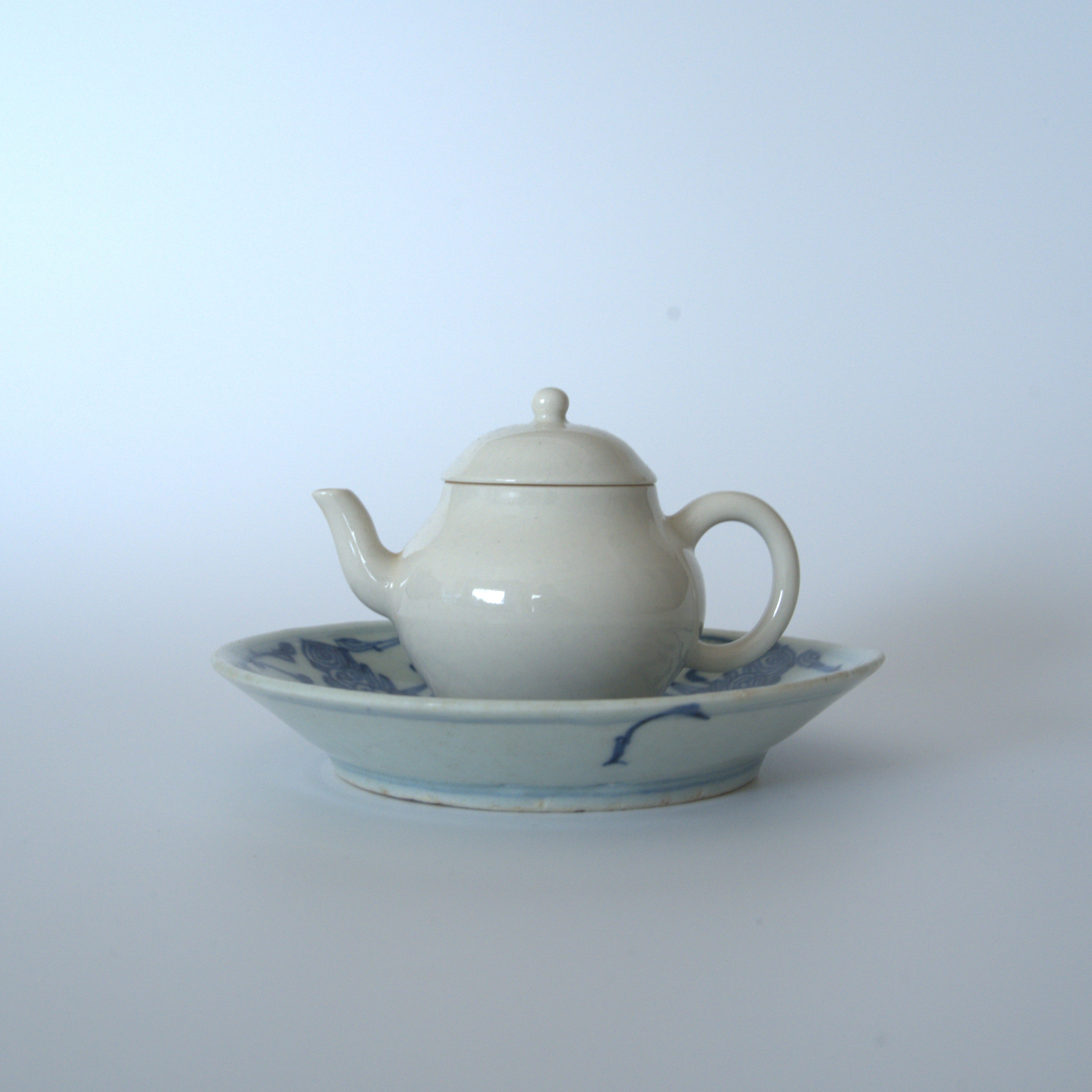 青花絡枝蓮文皿②