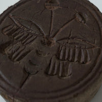 老木彫胡蝶文蓋置