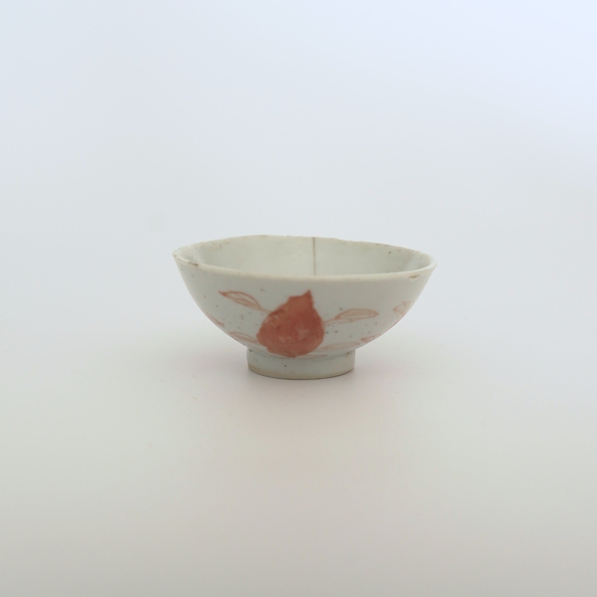 赤絵福寿三多文茶杯⑤