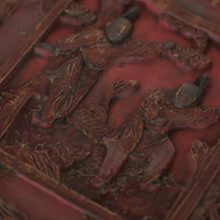 赤漆人物牡丹文壺承①