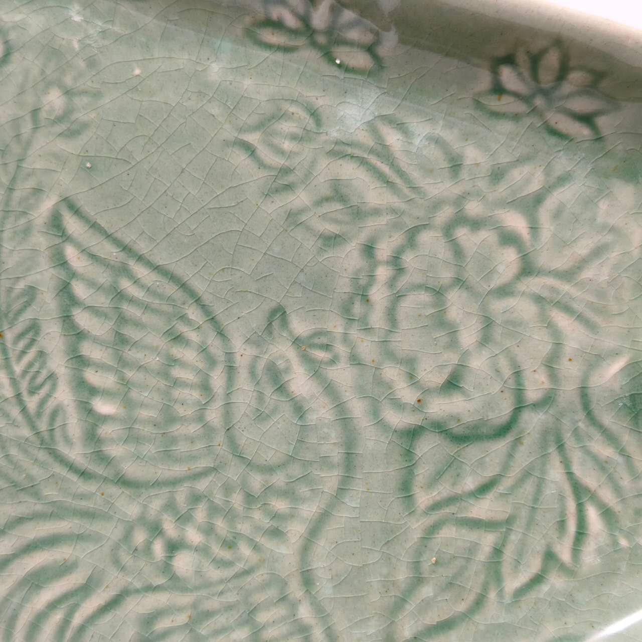 鳳凰牡丹文皿
