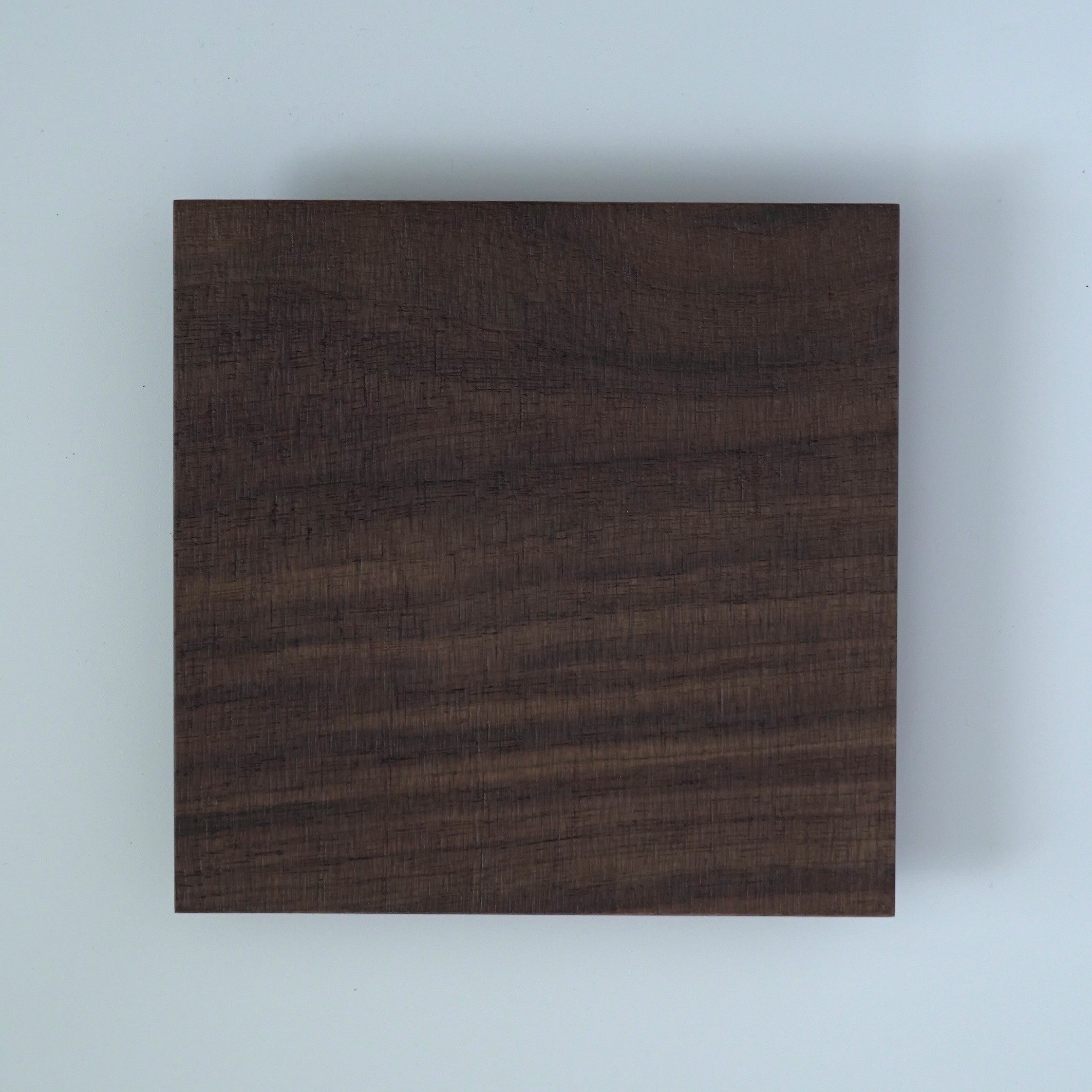 木製正方壺承　クルミ