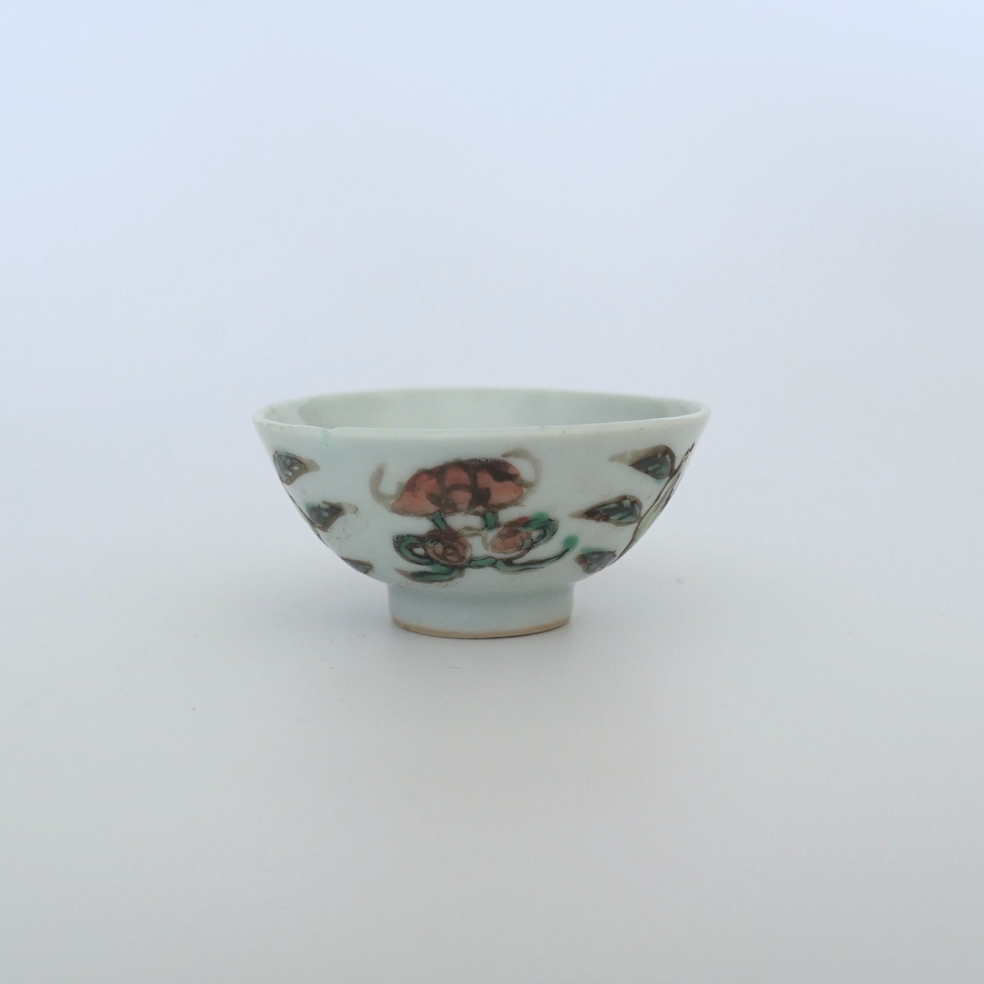 粉彩七宝三多文茶杯⑦